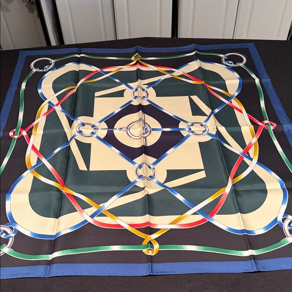 HERMES Figure Artisique Silk Scarf TAG UNWORN NEW IN BOX - Picture 7 of 13